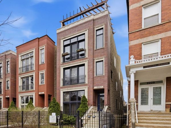 2229 N Leavitt Street, Unit 2, Chicago, IL 60647