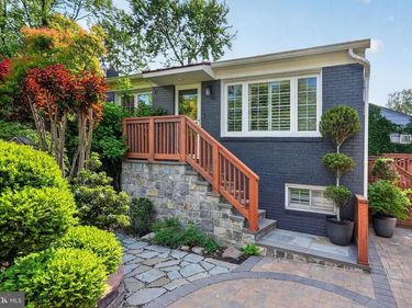 311 ADAMS AVENUE, ALEXANDRIA, VA 22301