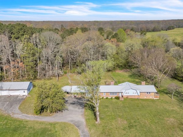 2209 E Lincoln St, Tullahoma, TN 37388