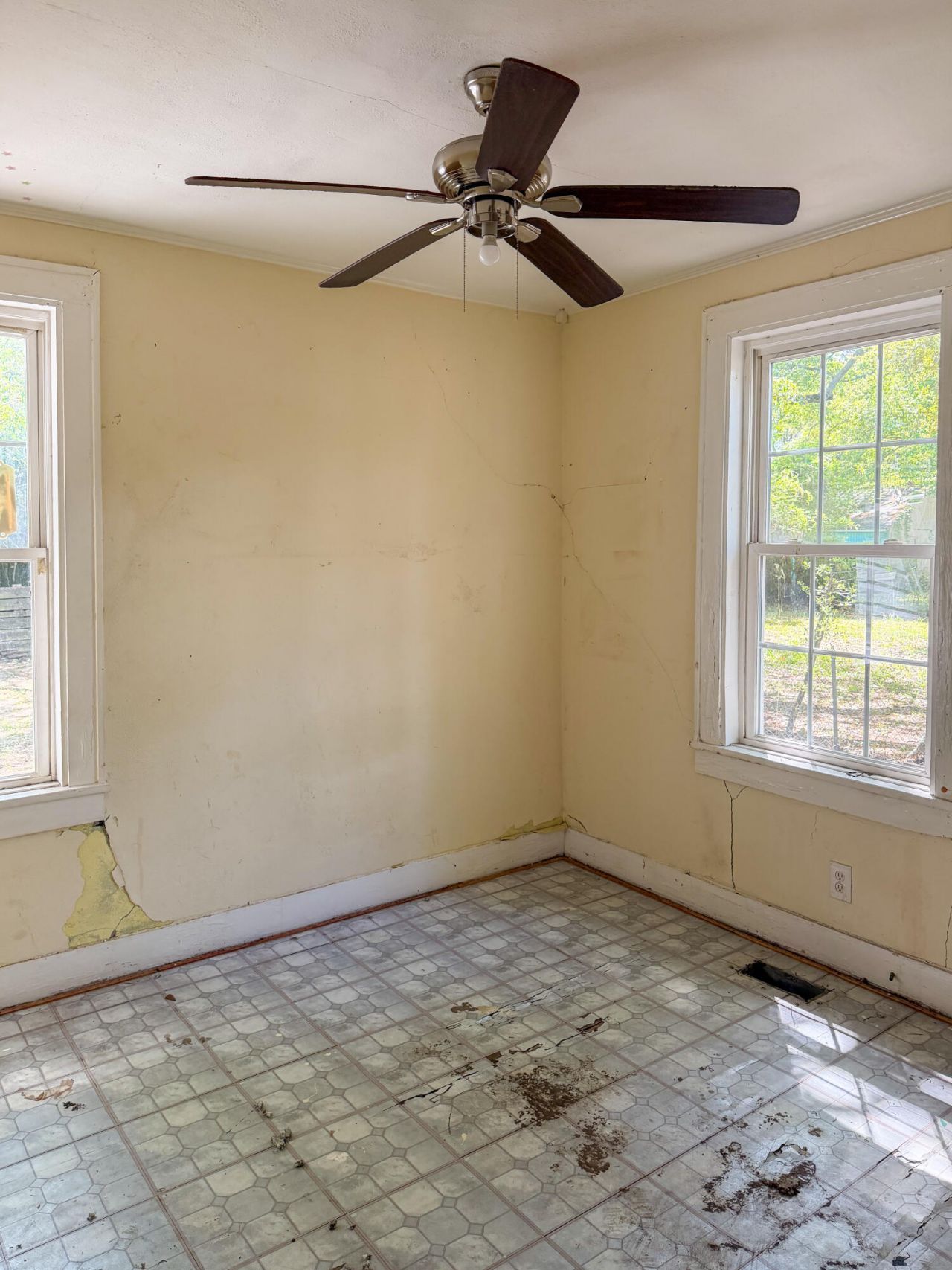 2659 Lawrence Street Photo 18