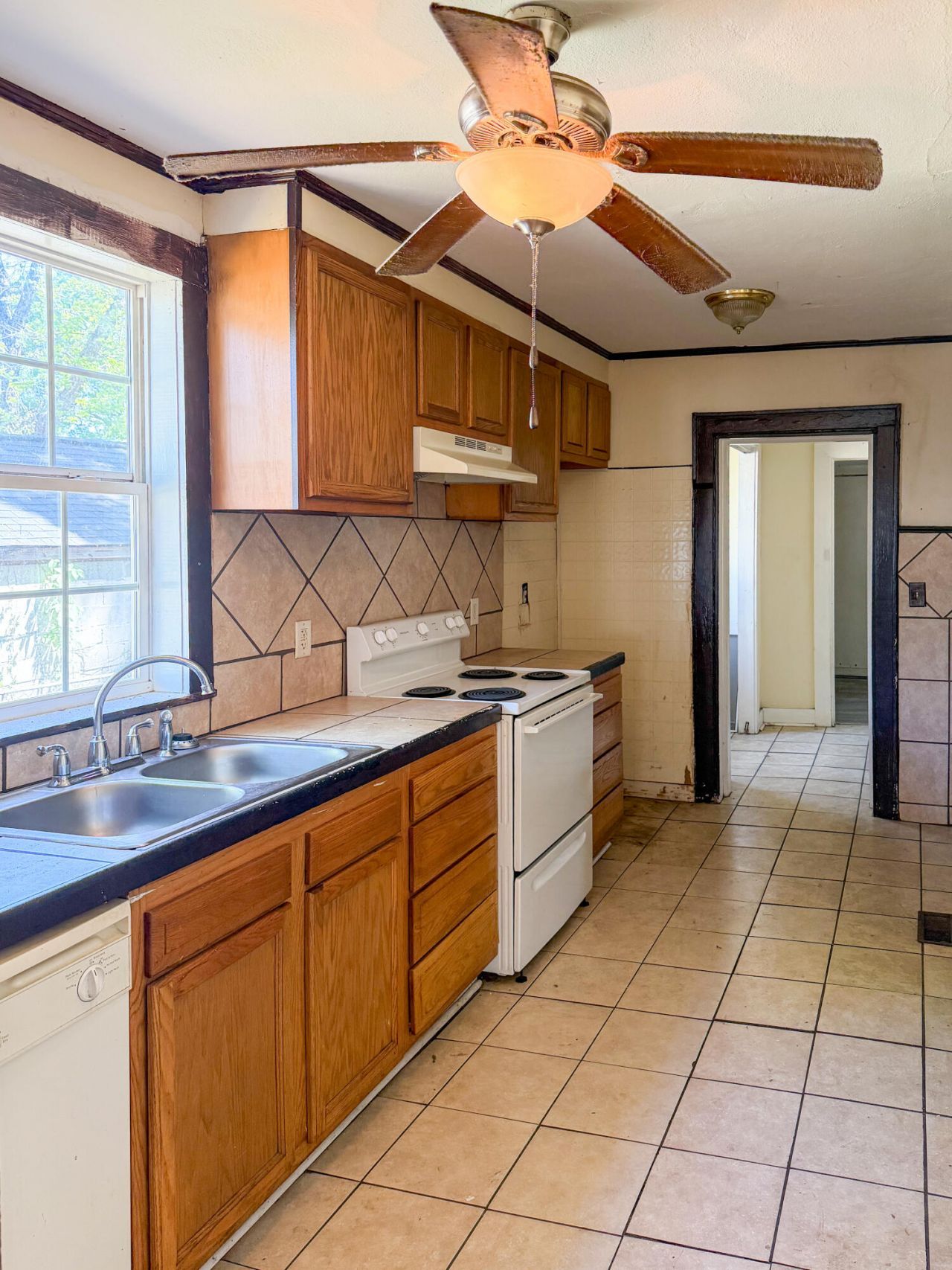 2659 Lawrence Street Photo 7