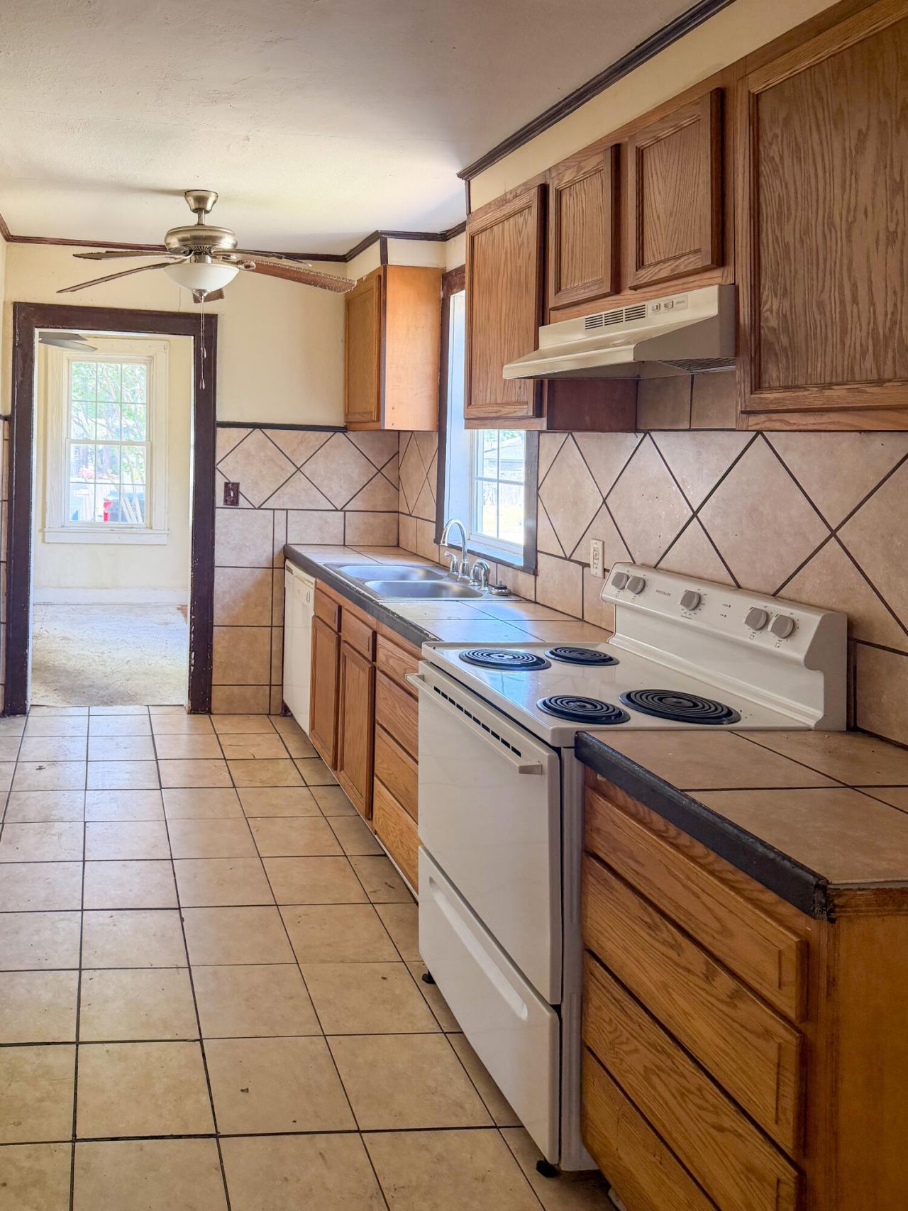 2659 Lawrence Street Photo 8