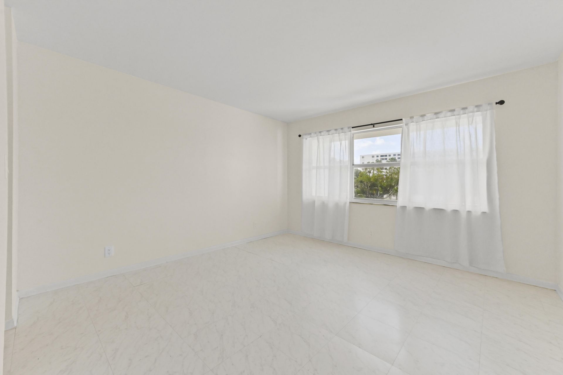 1630 N Ocean Boulevard, Unit 215, Pompano Beach, FL 33062 Photo