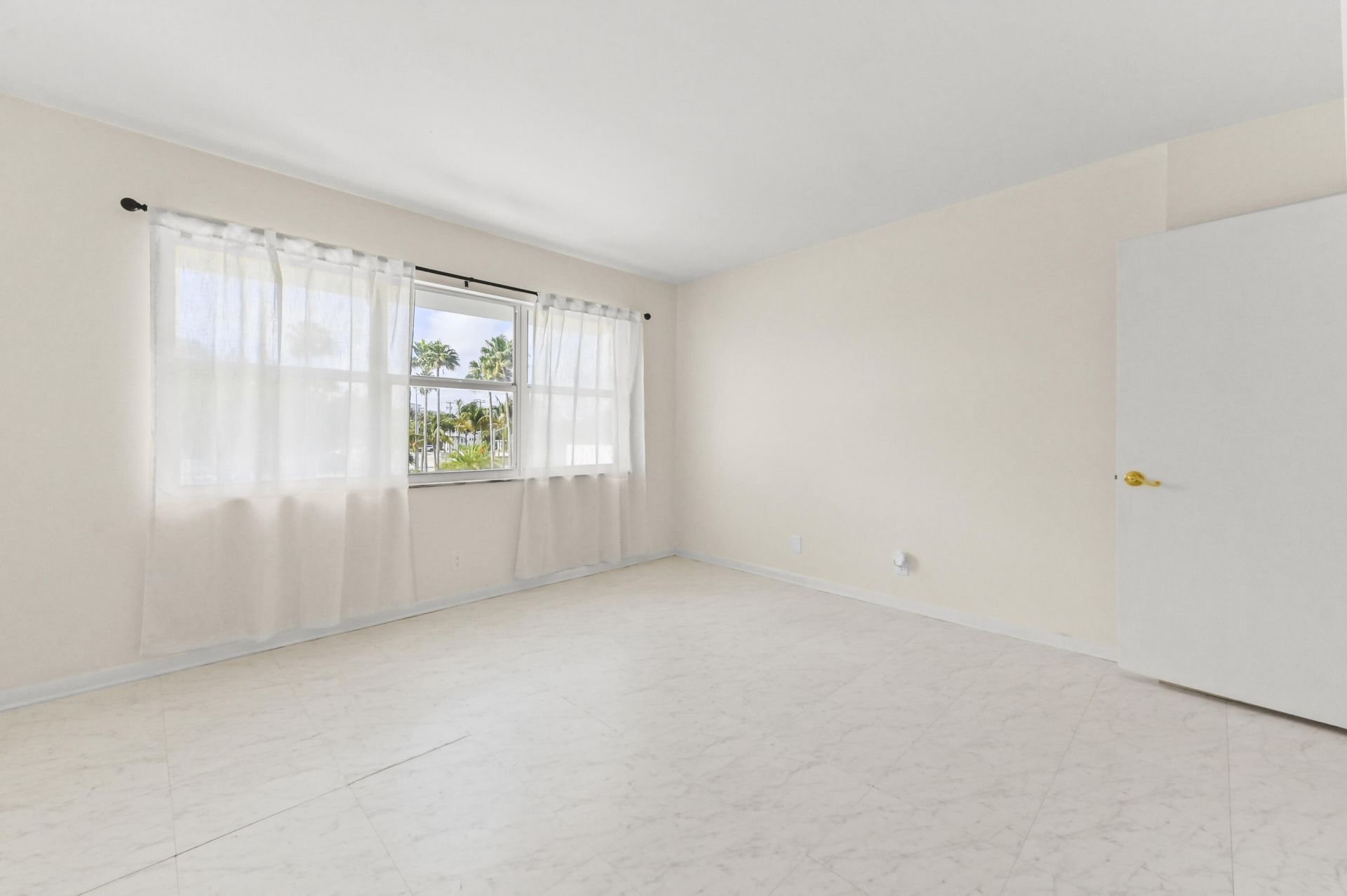 1630 N Ocean Boulevard, Unit 215, Pompano Beach, FL 33062 Photo