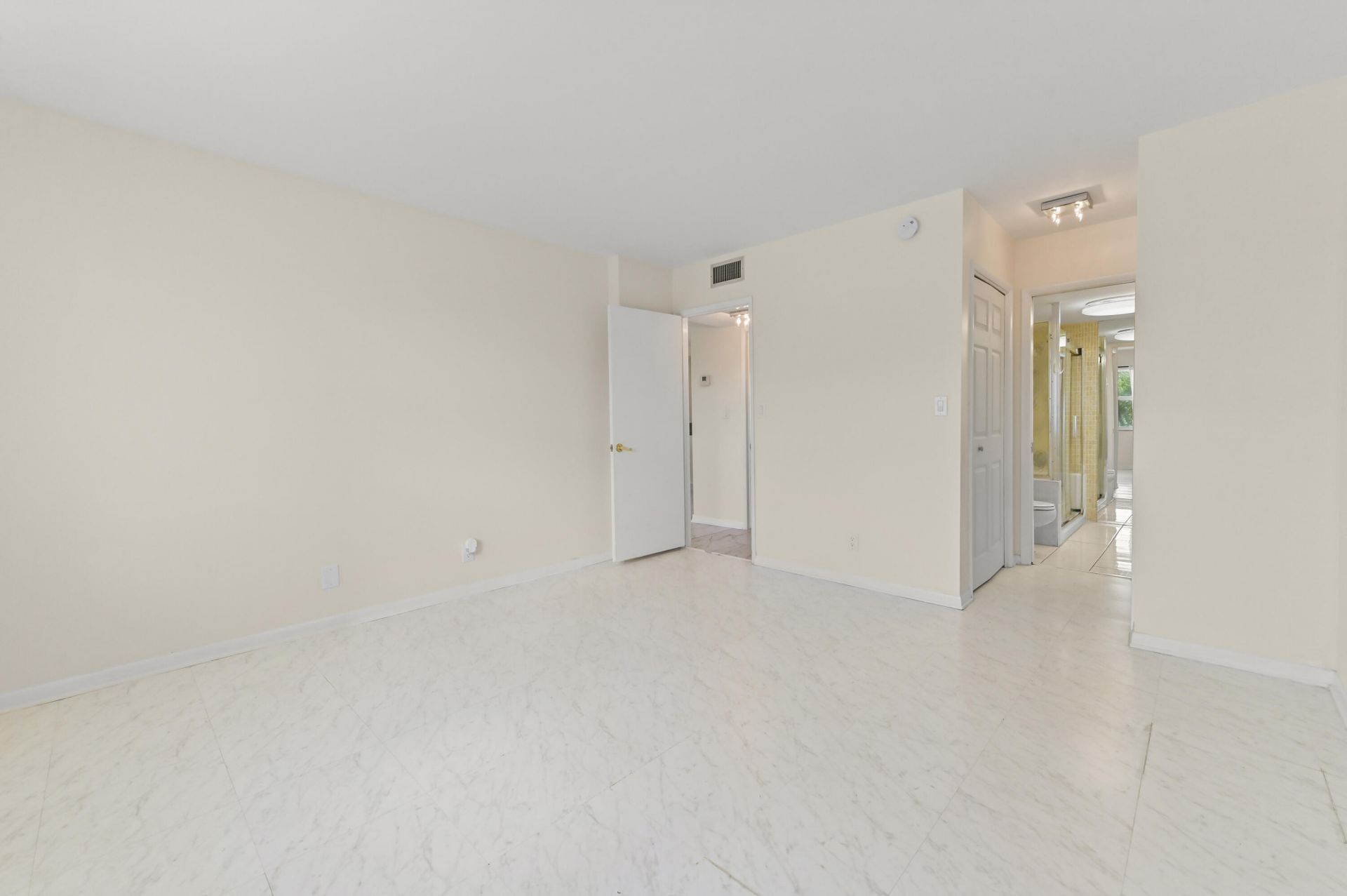 1630 N Ocean Boulevard, Unit 215, Pompano Beach, FL 33062 Photo