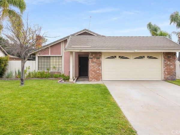 697 S Smoketree, Bloomington, CA 92316