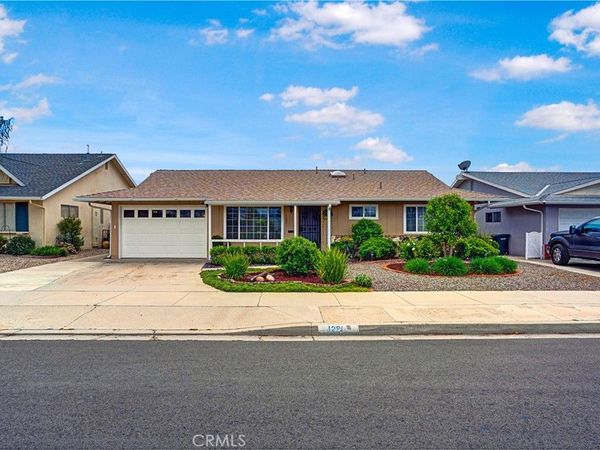 1221 W Mayberry Avenue, Hemet, CA 92543