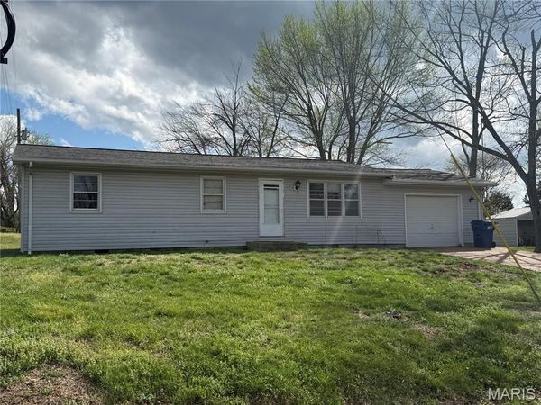 210 S High Street, Iberia, MO 65486