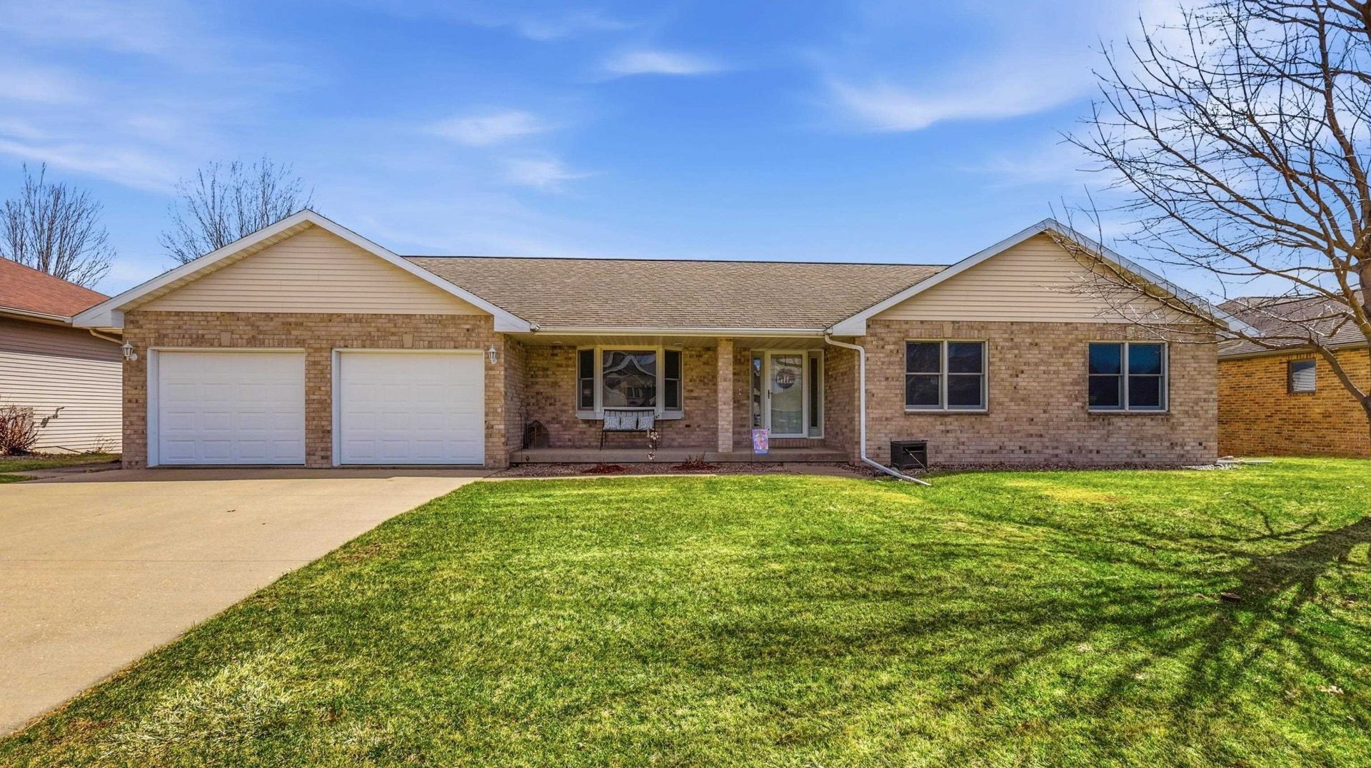 620 Melinda Drive, Peosta, IA 52068 Main Photo