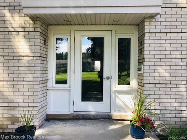 4113 TELEGRAPH Road, Bloomfield Twp, MI 48302