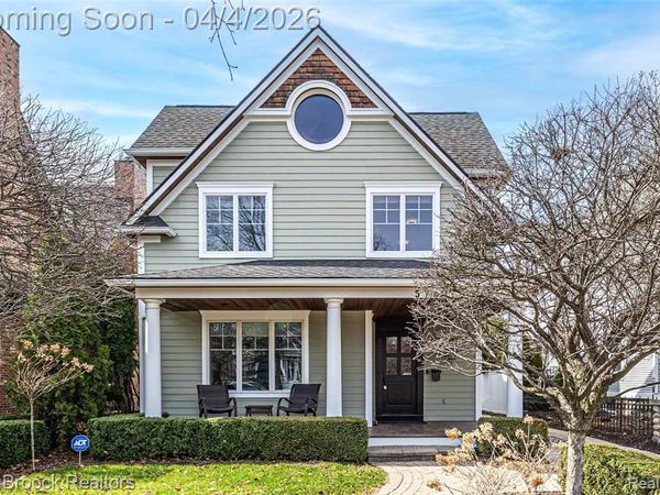 570 Pierce Street, Birmingham, MI 48009