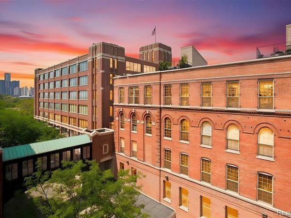 200 River Place Drive, Detroit, MI 48207