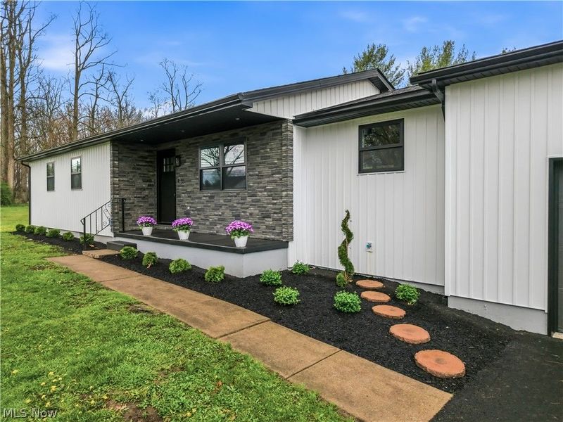 44129 Columbiana Waterford Road, Columbiana, OH 44408 Photo 2