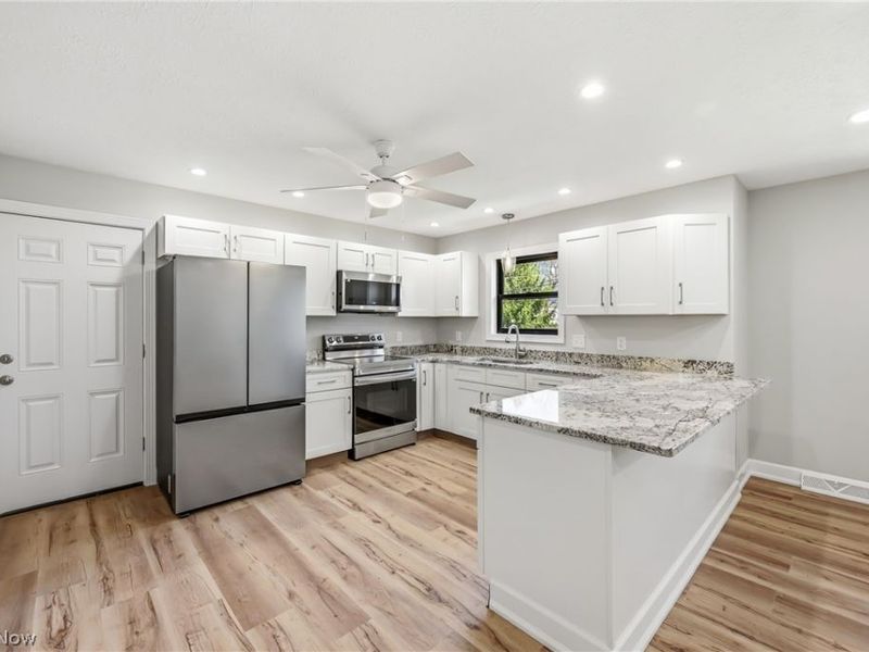 44129 Columbiana Waterford Road, Columbiana, OH 44408 Photo 3