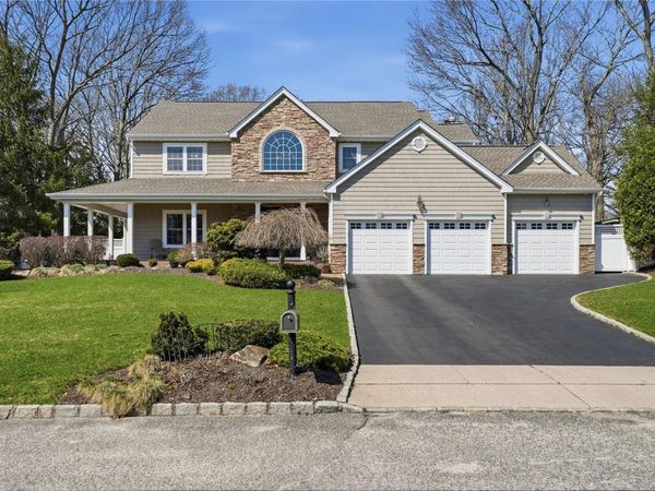 5 Clemens Court, East Setauket, NY 11733