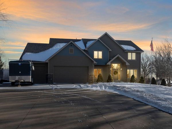447 Theis Drive, Shakopee, MN 55379
