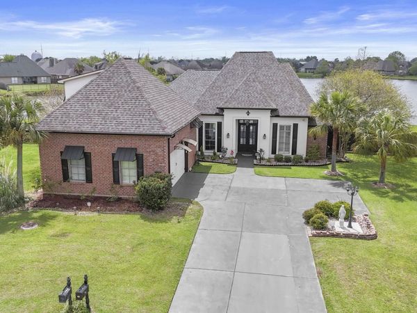 41227 Colonial Dr, Sorrento, LA 70778