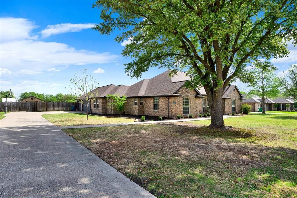 1201 E Oaklawn Drive, Talty, TX 75160 Main Photo