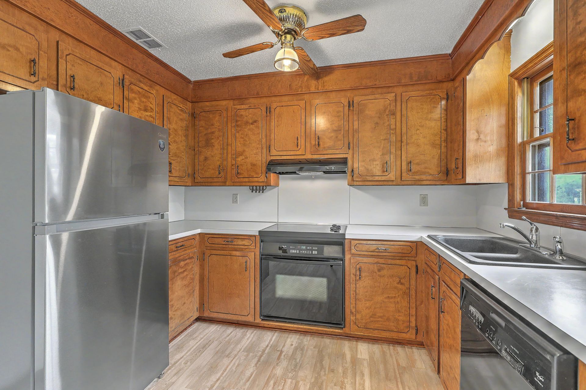 7744 Rosin Drive Photo 10