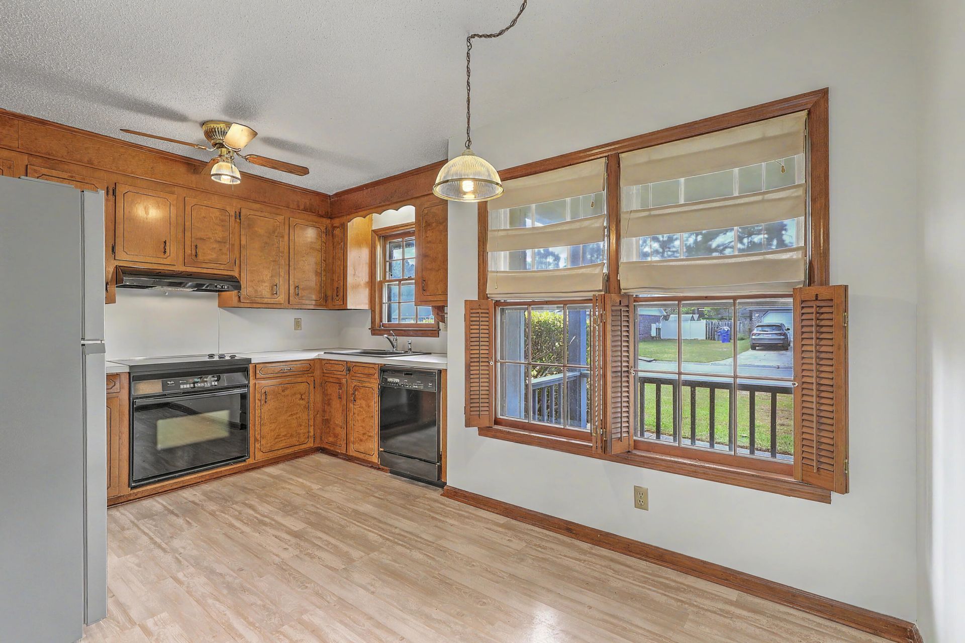 7744 Rosin Drive Photo 6