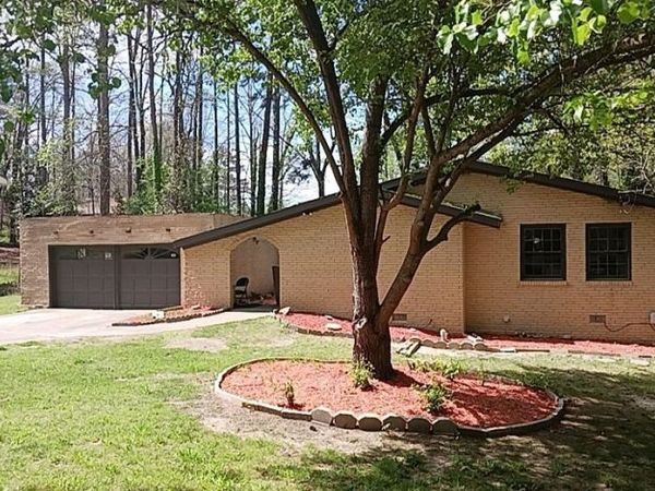 6820 Marlborough Circle S, South Fulton, GA 30349