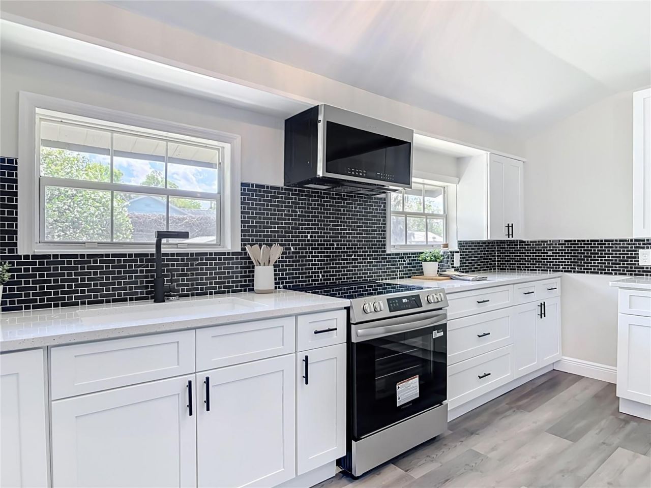 265 Newcomb Street, New Smyrna Beach, FL 32168 Photo