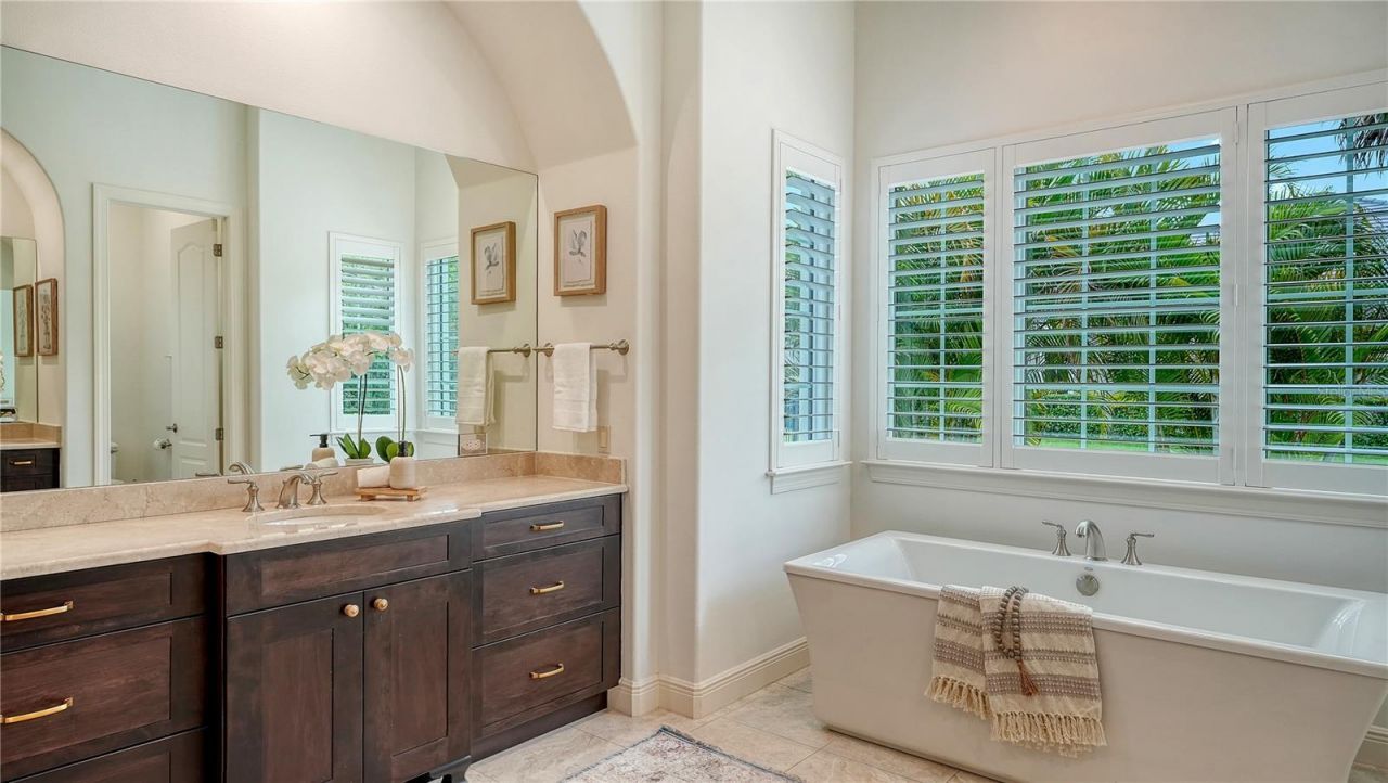 4127 Founders Club Drive, Sarasota, FL 34240 Photo