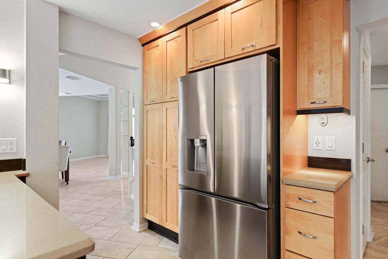5208 Laurel Pointe Drive, Valrico, FL 33596 Photo