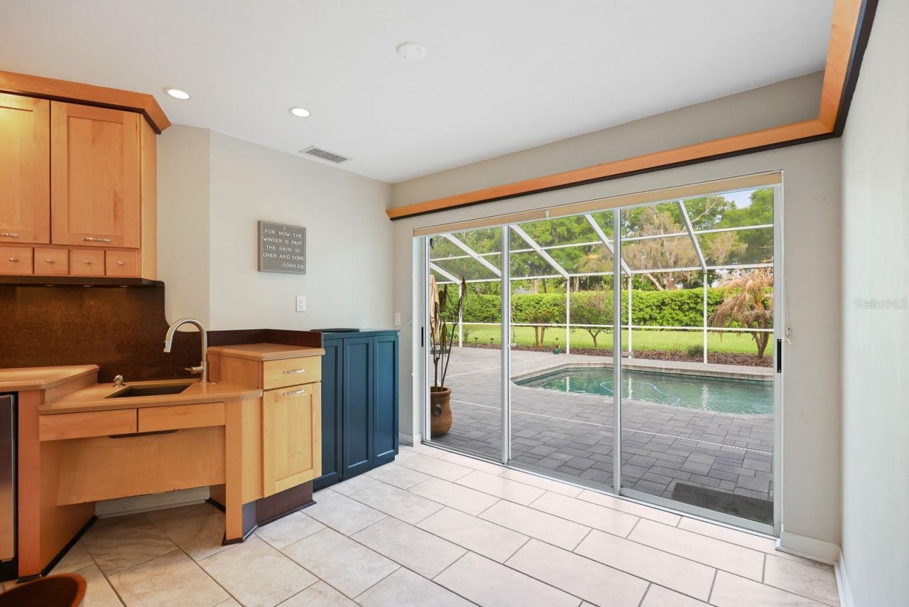 5208 Laurel Pointe Drive, Valrico, FL 33596 Photo