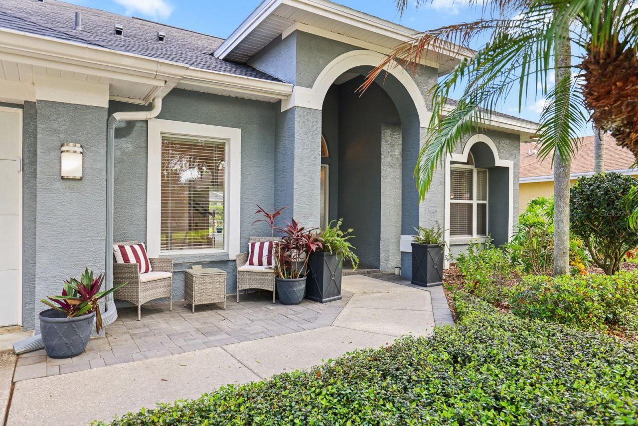 5208 Laurel Pointe Drive, Valrico, FL 33596 Photo