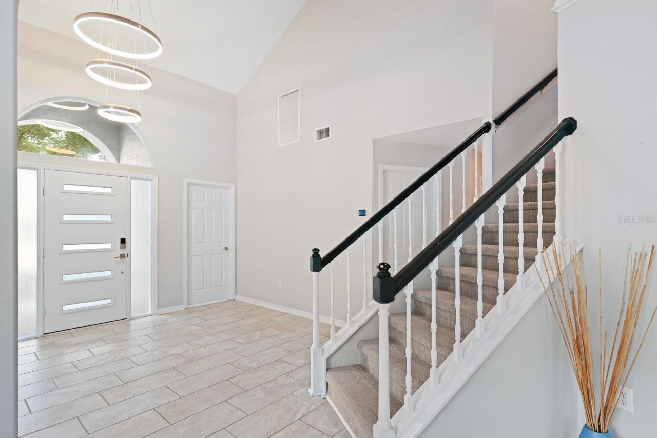 5208 Laurel Pointe Drive , Valrico, FL 33596 Photo