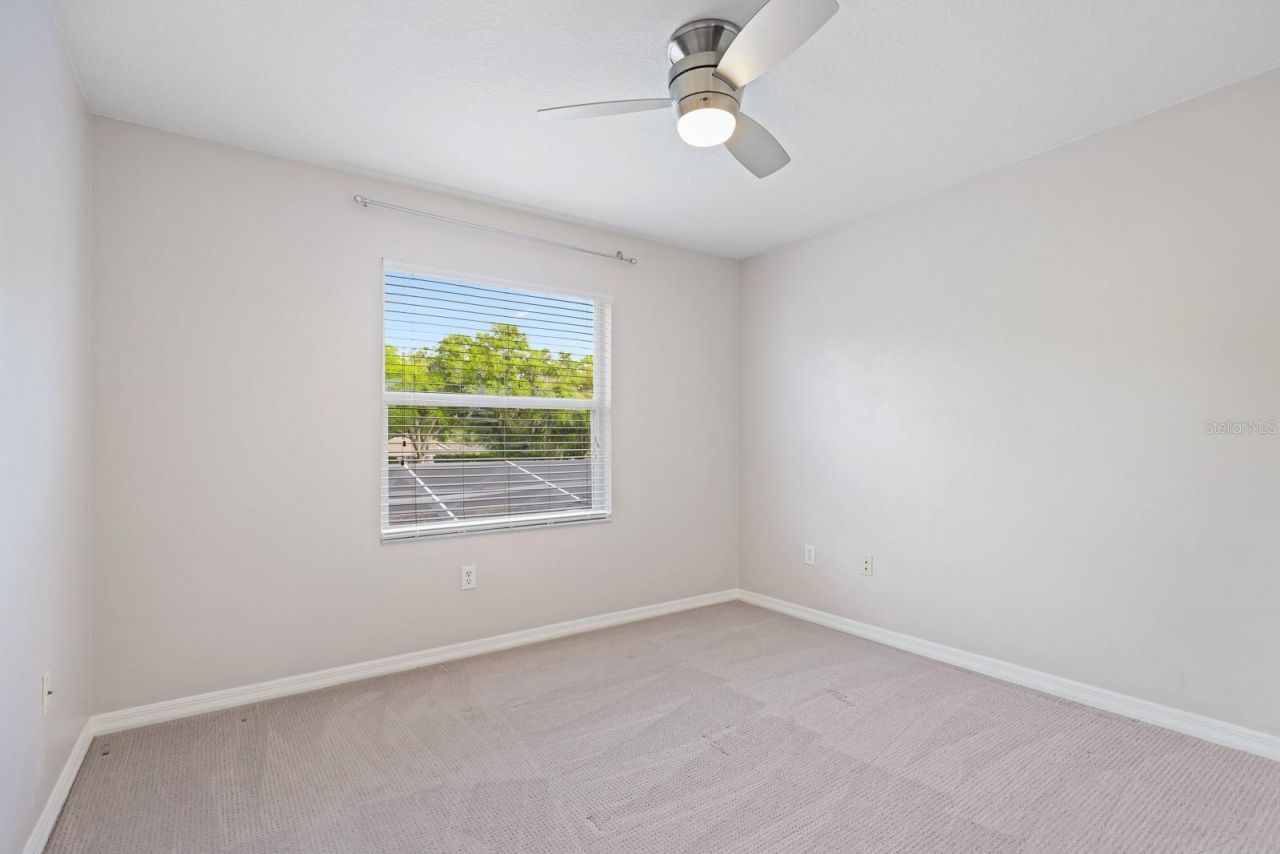 5208 Laurel Pointe Drive , Valrico, FL 33596 Photo