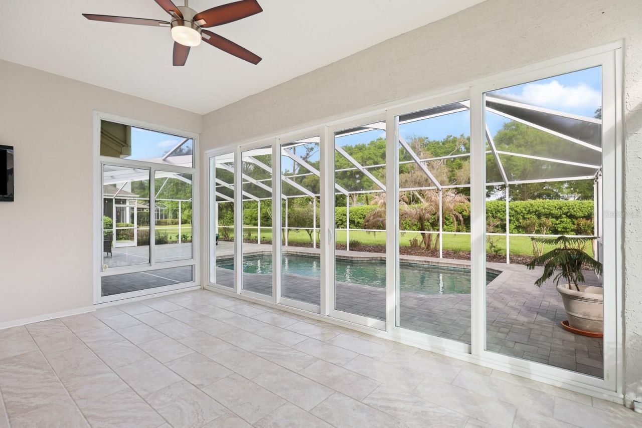 5208 Laurel Pointe Drive, Valrico, FL 33596 Photo