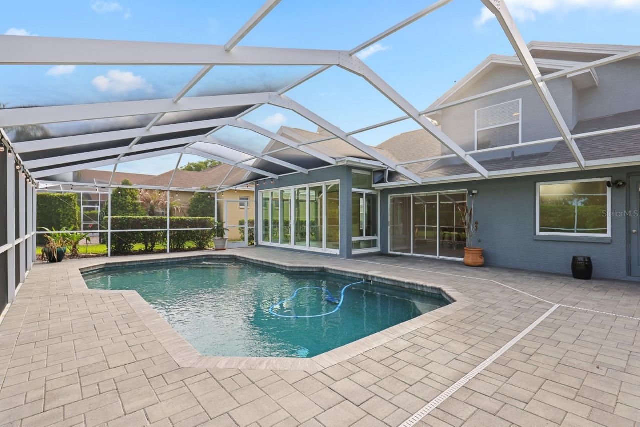 5208 Laurel Pointe Drive , Valrico, FL 33596 Photo