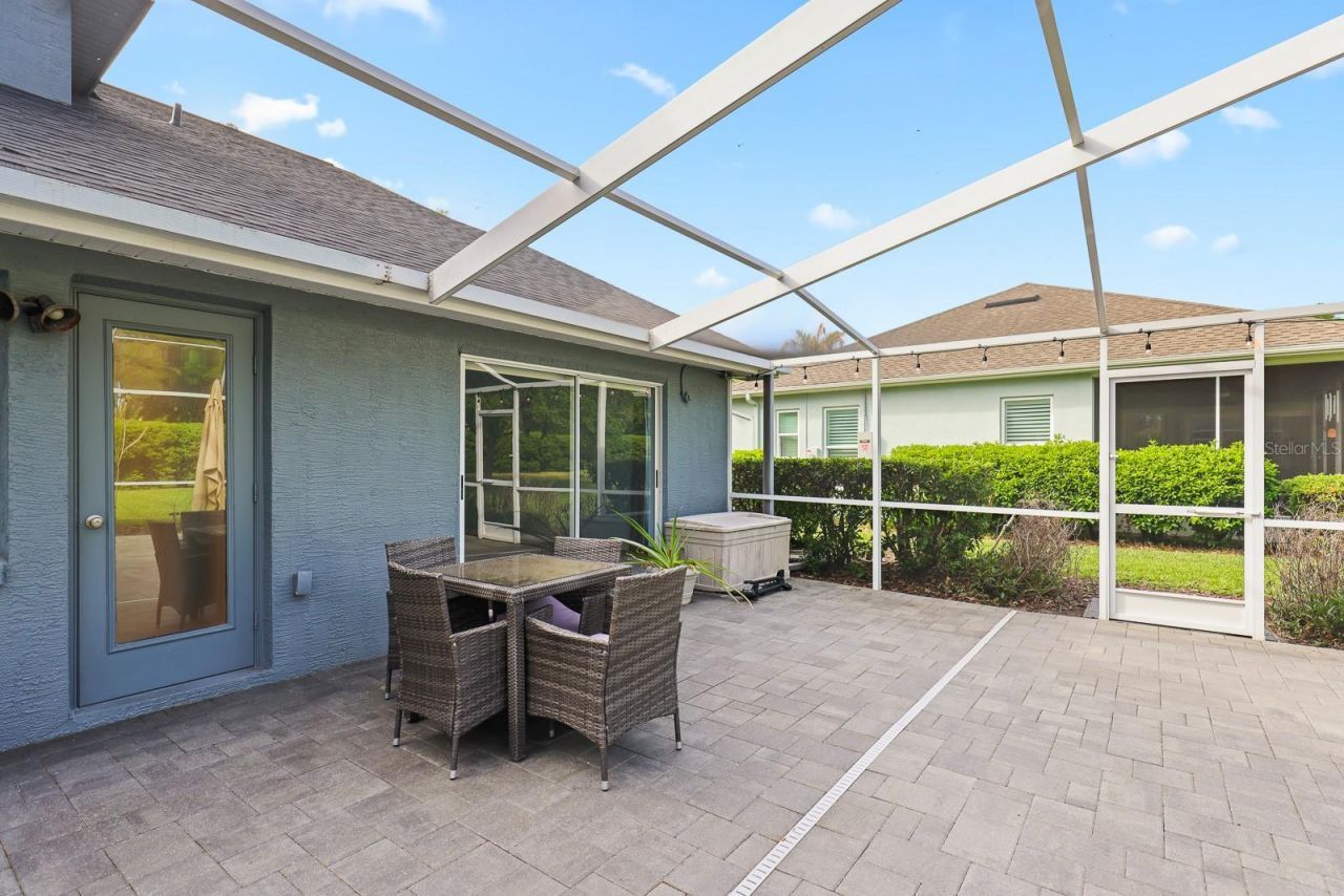 5208 Laurel Pointe Drive , Valrico, FL 33596 Photo