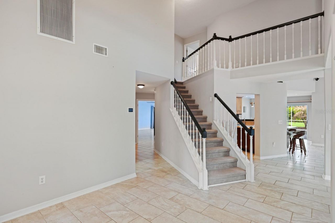 5208 Laurel Pointe Drive , Valrico, FL 33596 Photo