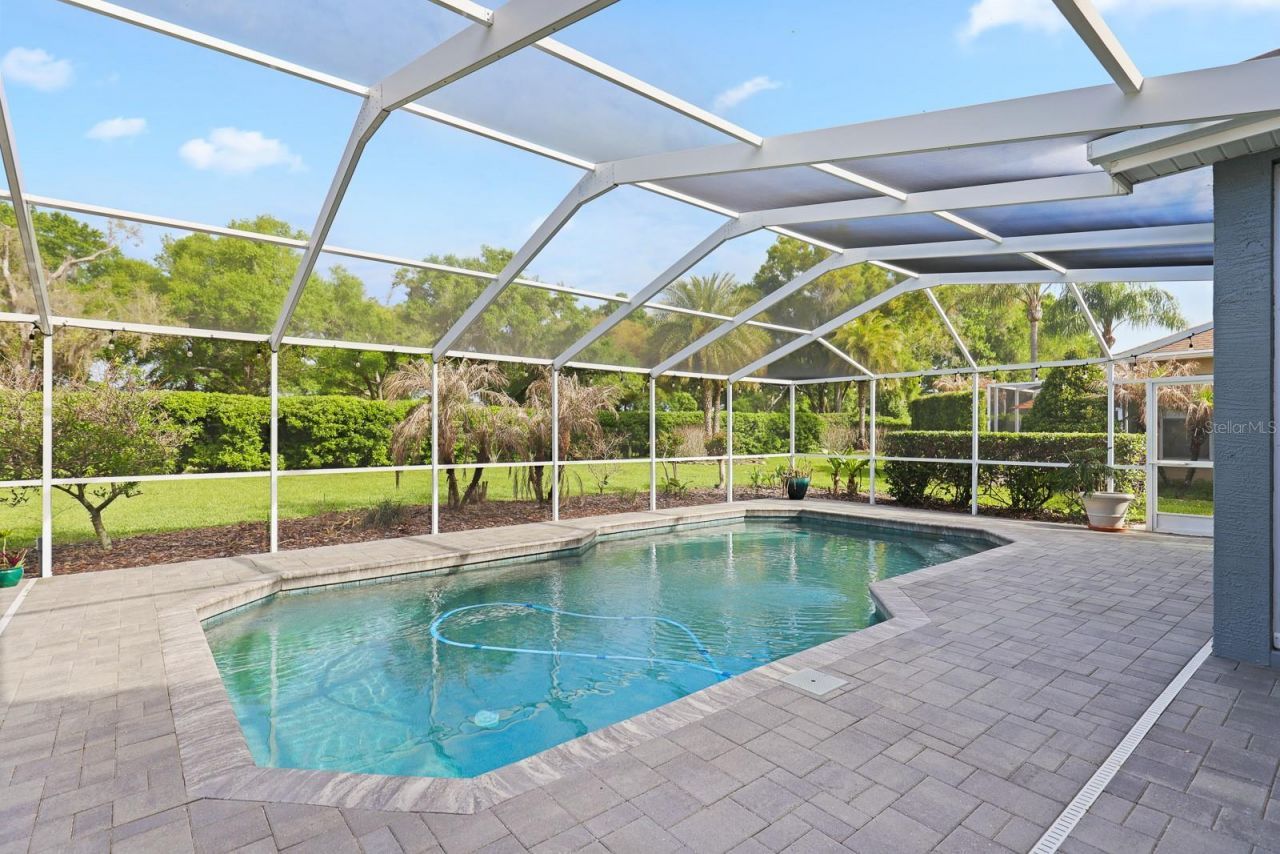 5208 Laurel Pointe Drive , Valrico, FL 33596 Photo