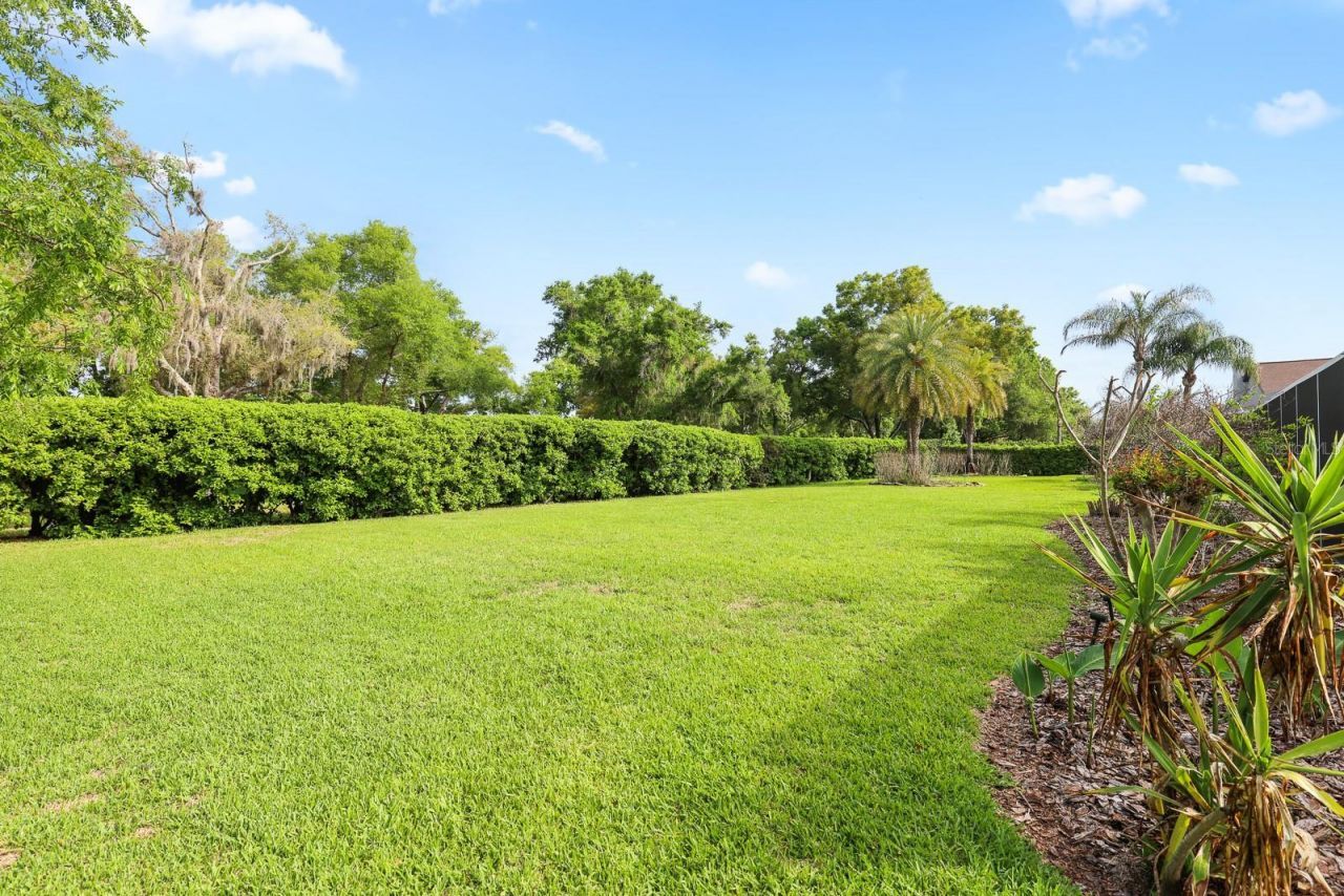 5208 Laurel Pointe Drive , Valrico, FL 33596 Photo