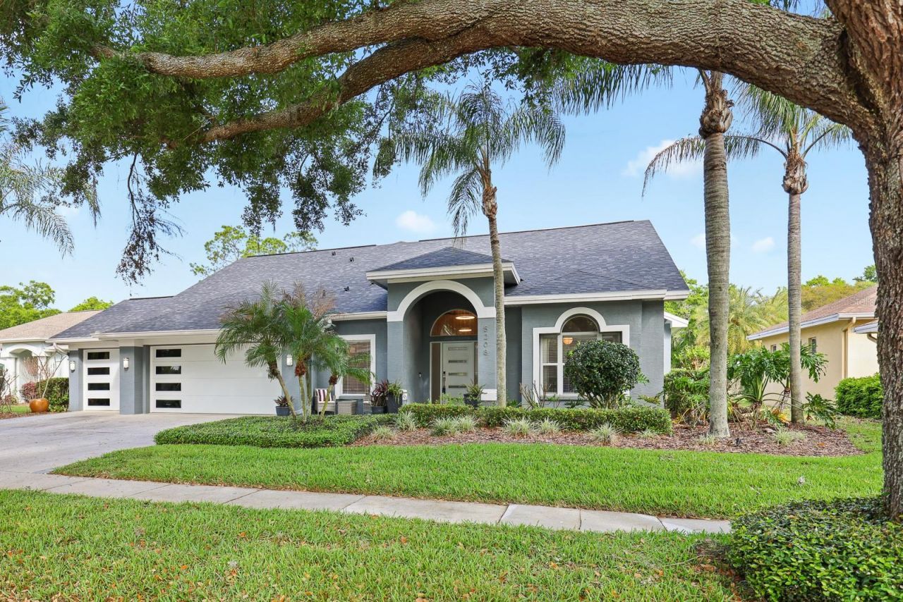 5208 Laurel Pointe Drive , Valrico, FL 33596 Photo