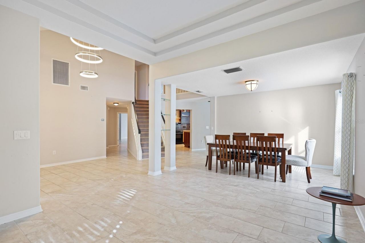 5208 Laurel Pointe Drive , Valrico, FL 33596 Photo