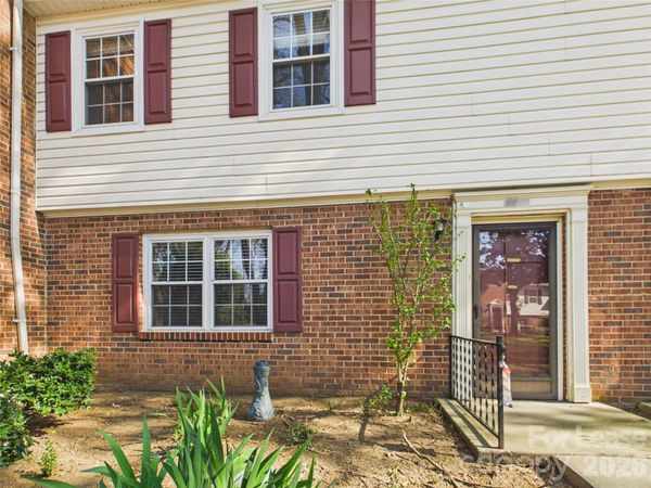 8811 Hunter Ridge Drive , Charlotte, NC 28226