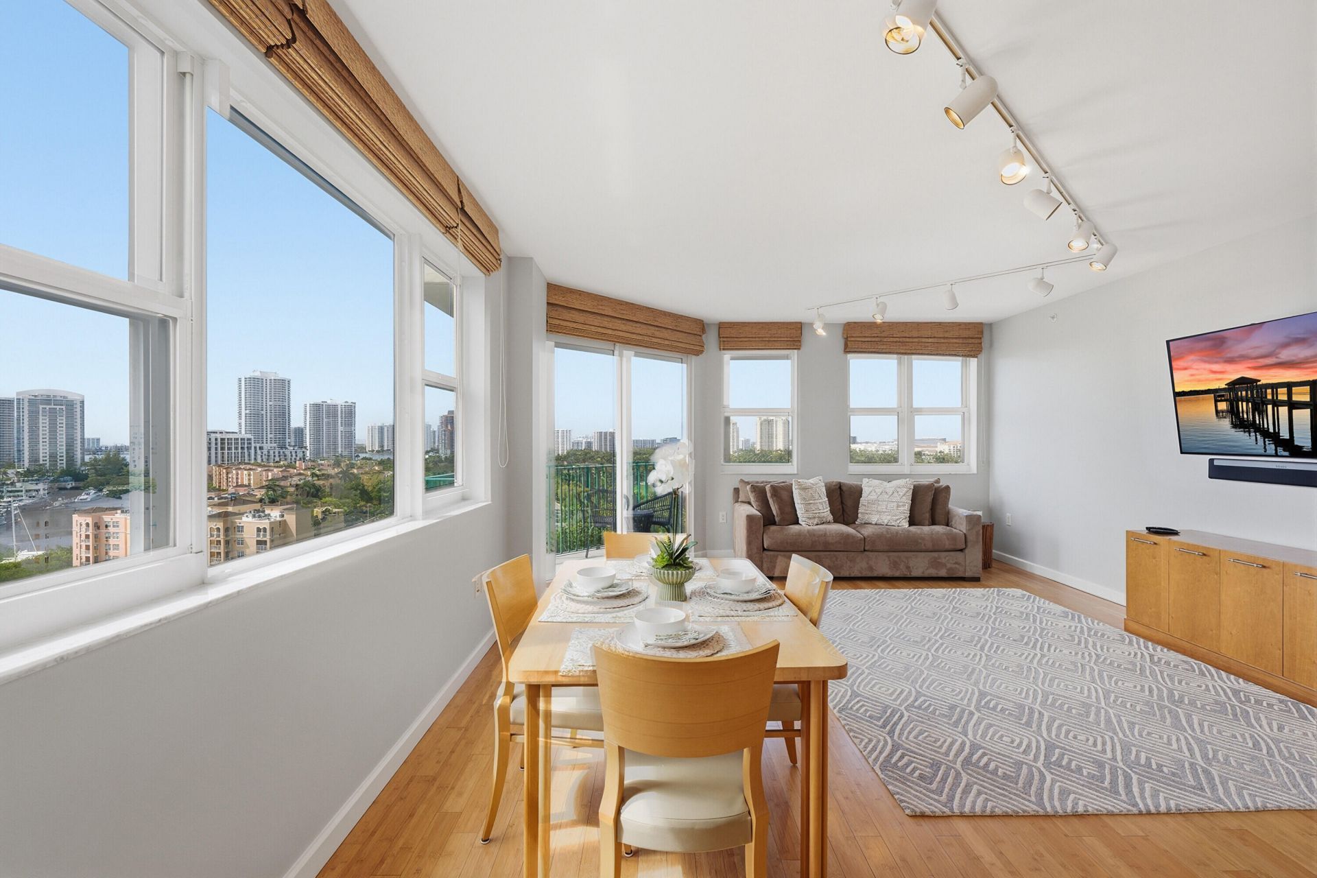 19900 E Country Club Drive, Unit 1101, Aventura, FL 33180 Photo