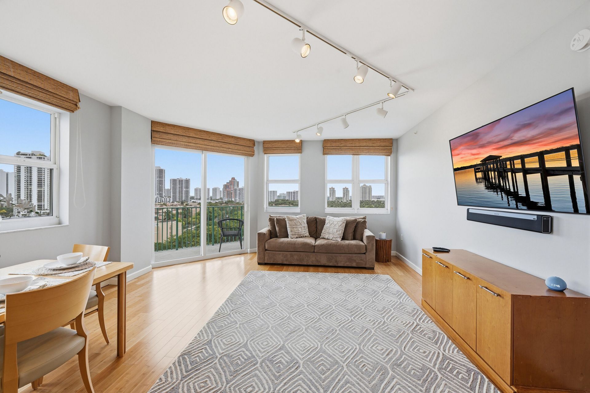 19900 E Country Club Drive, Unit 1101, Aventura, FL 33180 Photo