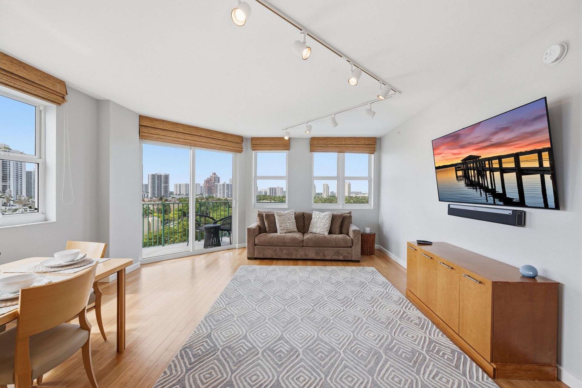 19900 E Country Club Drive, Unit 1101, Aventura, FL 33180 Photo