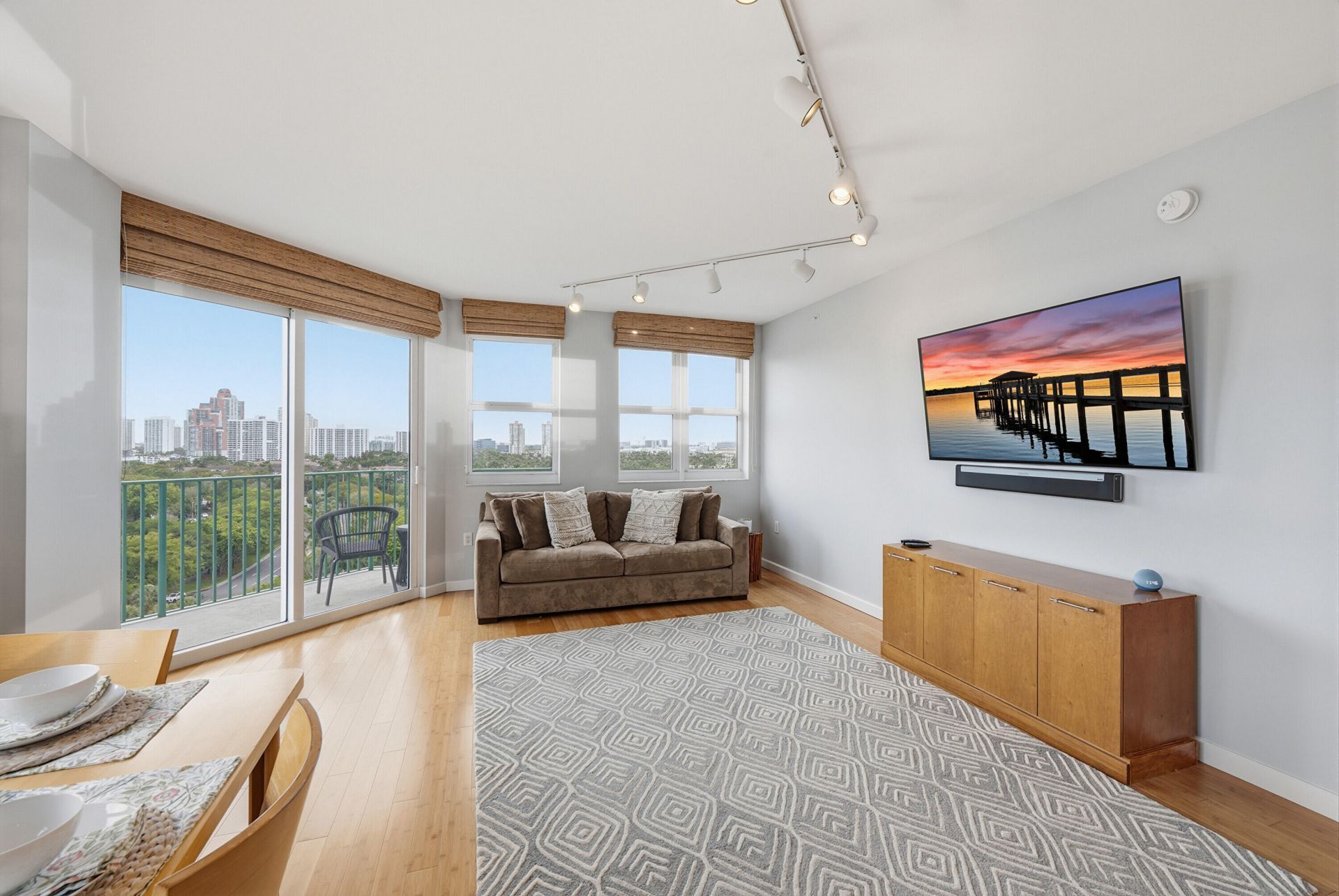 19900 E Country Club Drive, Unit 1101, Aventura, FL 33180 Photo