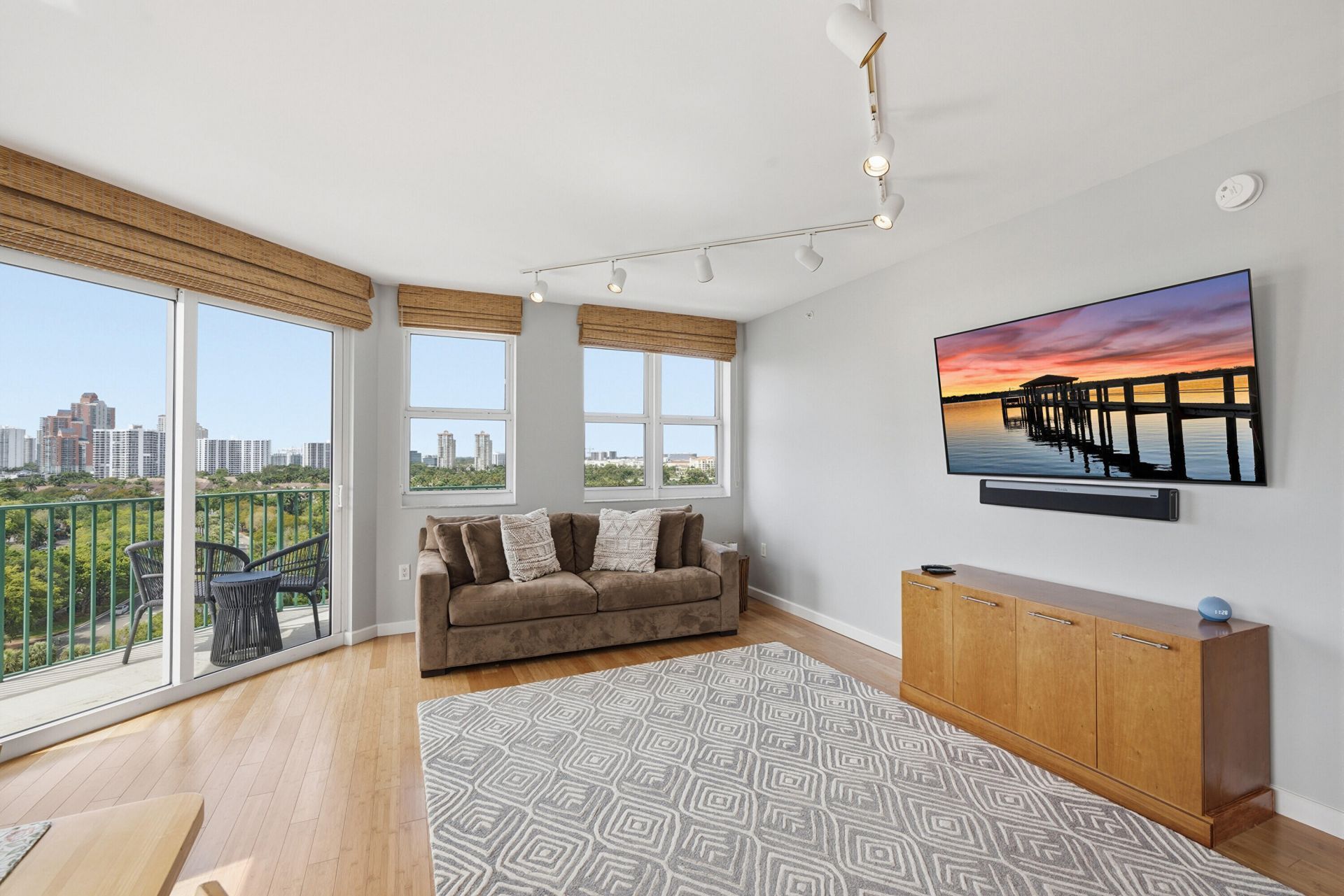 19900 E Country Club Drive, Unit 1101, Aventura, FL 33180 Photo