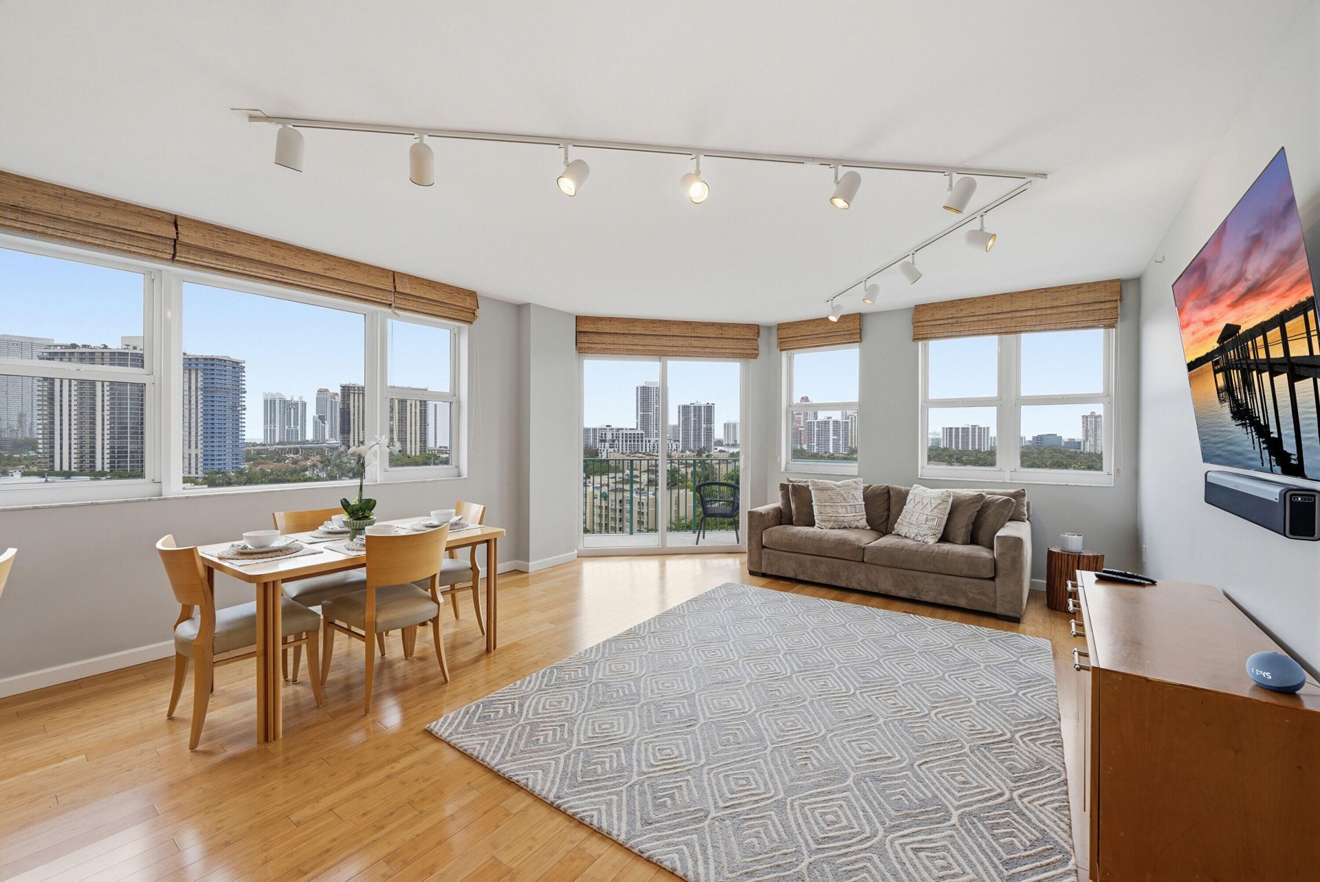 19900 E Country Club Drive, Unit 1101, Aventura, FL 33180 Photo