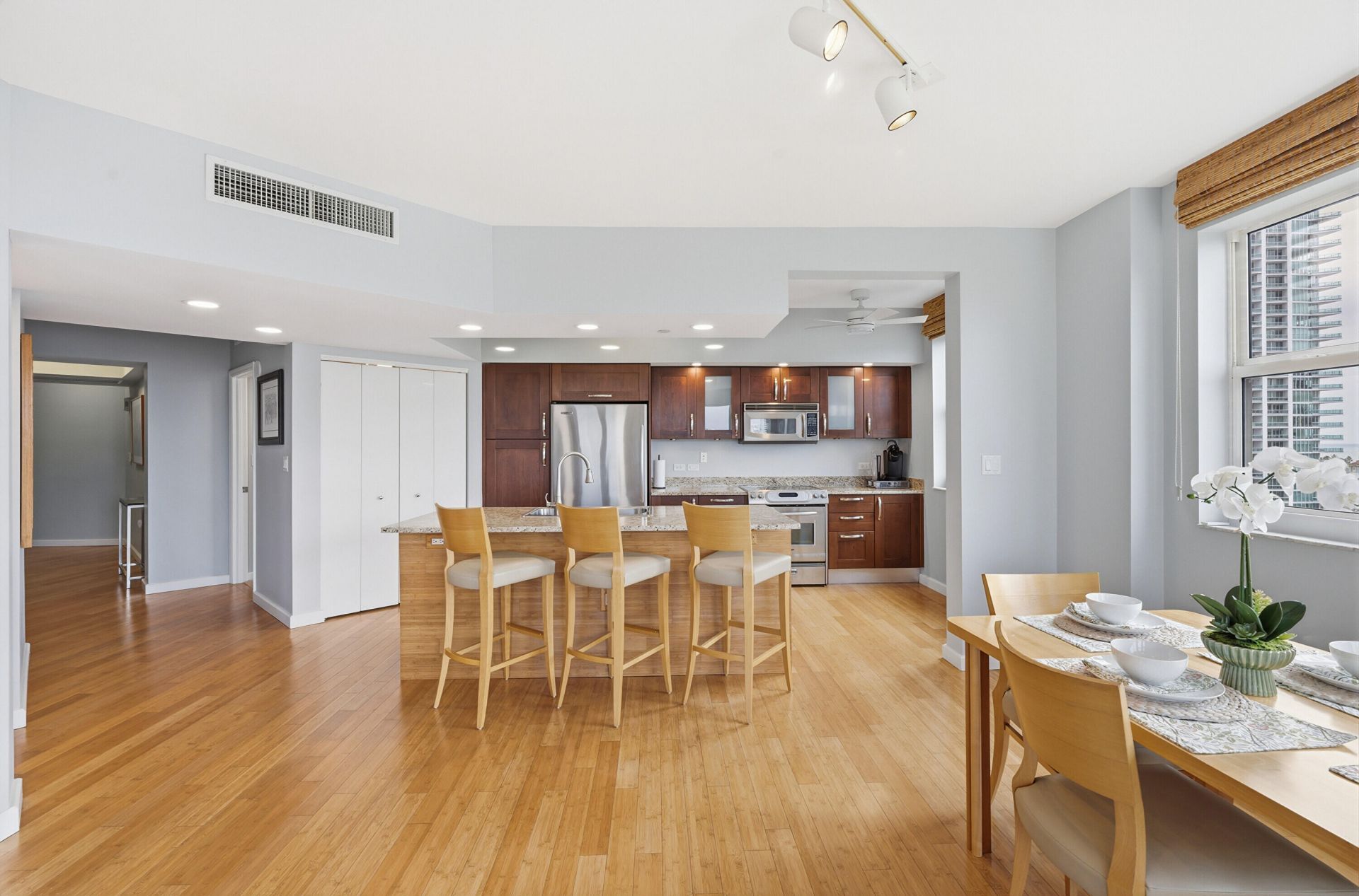 19900 E Country Club Drive, Unit 1101, Aventura, FL 33180 Photo