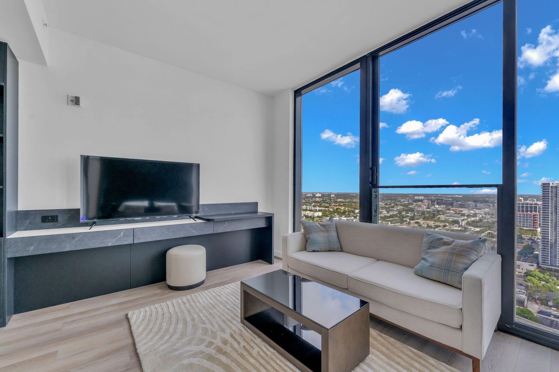 20 NE 11th Street, Unit 3205, Miami, FL 33132 Photo