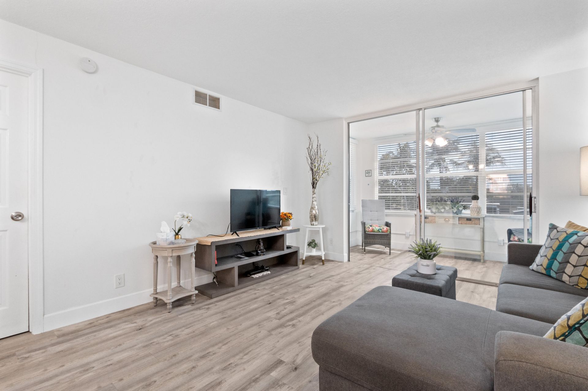 9350 Sunrise Lakes Boulevard, Unit 205, Sunrise, FL 33322 Photo